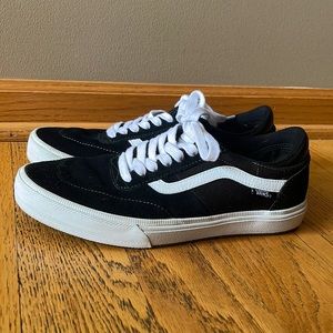 Vans pro skateboard shoe size 7 gently used.